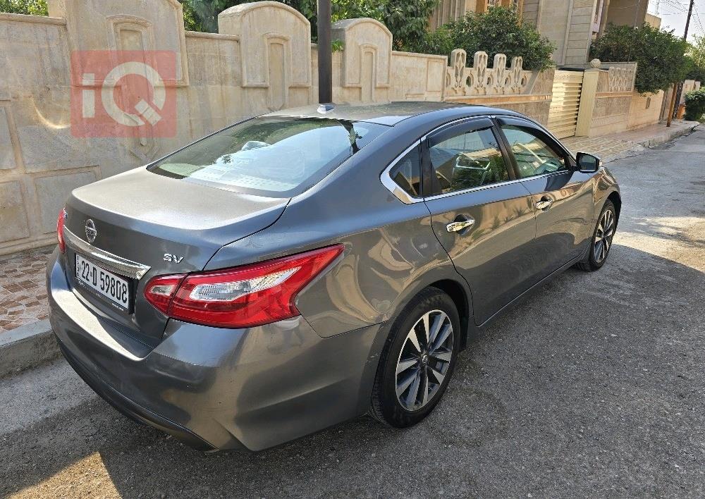 نيسان ألتيما